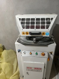 1 tronçonneuse aluminium PVC avec la freseuse