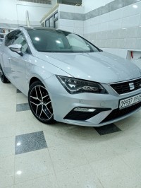 سيدان-متوسطة-seat-leon-2019-betas-عين-مليلة-أم-البواقي-الجزائر