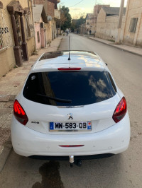 voitures-peugeot-208-2016-allure-facelift-khemis-miliana-ain-defla-algerie