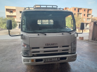 camion-npr-isuzu-2011-ath-mansour-taourirt-bouira-algerie