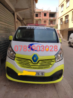 mini-citadine-renault-ترافيك-سيارة-الاسعاف-2016-bab-ezzouar-alger-algerie