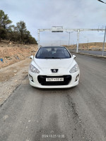 voitures-peugeot-308-2013-sportium-ouled-rechache-khenchela-algerie