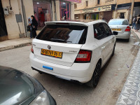 voitures-skoda-fabia-2016-monte-carlo-bouira-algerie