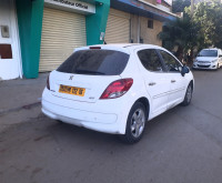 voitures-peugeot-207-2012-fennec-dar-el-beida-alger-algerie