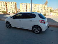 voitures-peugeot-208-2015-allure-laghouat-algerie