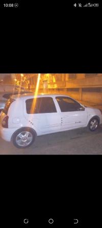 voitures-renault-clio-campus-2014-bye-mohammadia-alger-algerie