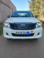 utilitaire-toyota-hilux-2015-mascara-algerie