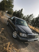 grande-berline-mercedes-classe-e-1995-bechloul-bouira-algerie