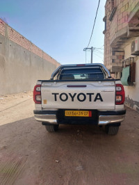 voitures-toyota-hilux-2019-legend-dc-4x4-el-hadjeb-biskra-algerie