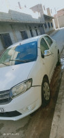 voitures-dacia-logan-2013-amieur-tlemcen-algerie