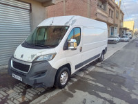 voitures-peugeot-boxer-2015-msila-algerie