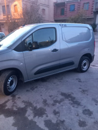 utilitaire-fiat-doblo-2023-batna-algerie