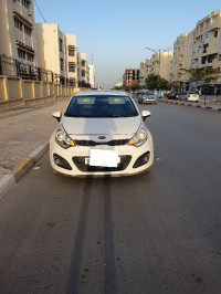 voitures-kia-rio-5-portes-2013-mila-algerie