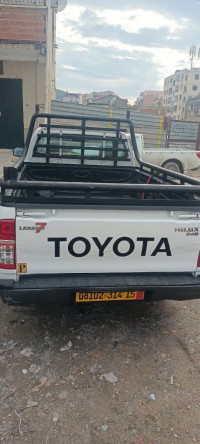 utilitaire-toyota-hilux-2014-beni-douala-tizi-ouzou-algerie