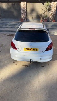 voitures-peugeot-207-2011-meftah-blida-algerie