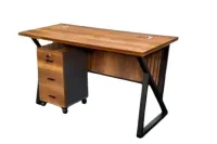 bureau mélaminé avec pieds métalliques solides et un caisson à 3 tiroirs