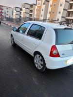 voitures-renault-clio-campus-2011-medea-algerie