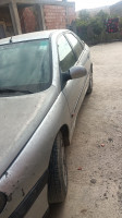 voitures-renault-laguna1-1995-dirrah-bouira-algerie