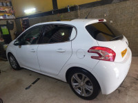 voitures-peugeot-208-2015-allure-sidi-maarouf-jijel-algerie