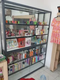 Liquidation Vitrines et présentoirs cosmétique/Tabac