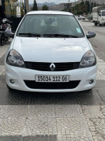 voitures-renault-clio-campus-2012-bye-bejaia-algerie