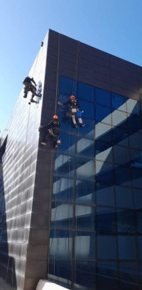 nettoyage-jardinage-cordiste-travaux-en-hauteur-des-facades-oran-algerie