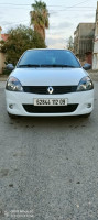 voitures-renault-clio-campus-2012-bye-blida-algerie