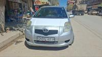 سيارات-toyota-yaris-2011-بيضاء-برج-سطيف-الجزائر