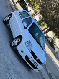 voitures-renault-clio-campus-2011-msila-algerie