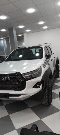 voitures-toyota-hilux-2024-gr-djelfa-algerie