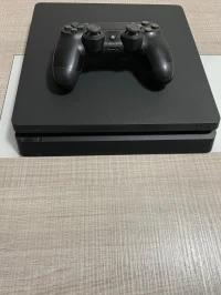 PS4 slim + manette original + CD 