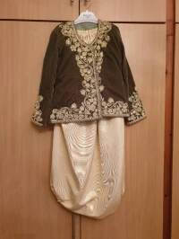 Karakou petite-fille vert et doré 
