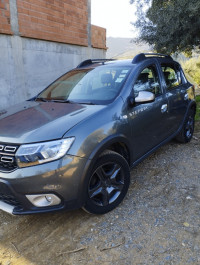 voitures-dacia-sandero-2017-stepway-azazga-tizi-ouzou-algerie