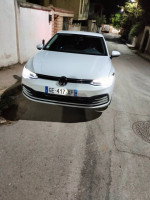 moyenne-berline-volkswagen-golf-8-2022-life-ouled-fayet-alger-algerie