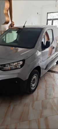 voitures-fiat-doblo-nouveau-2024-saida-algerie