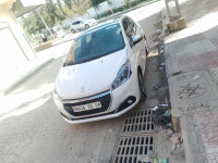 voitures-peugeot-208-2015-active-facelift-oum-el-bouaghi-algerie