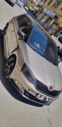 Skoda Fabia 2015 Style (avec toit panoramique)
