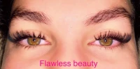 Extensions de cils a cils en fibre de soie