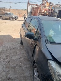 سيارات-toyota-yaris-2013-الكاليتوس-الجزائر