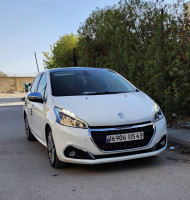 voitures-peugeot-208-2015-allure-facelift-telerghma-mila-algerie