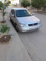 moyenne-berline-opel-astra-2004-g-tiaret-algerie