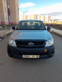 fourgon-toyota-hilux-2011-bouskene-medea-algerie