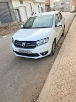 location-de-vehicules-voiture-logan-maghnia-tlemcen-algerie