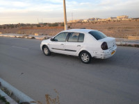 voitures-renault-clio-classique-2004-djelfa-algerie