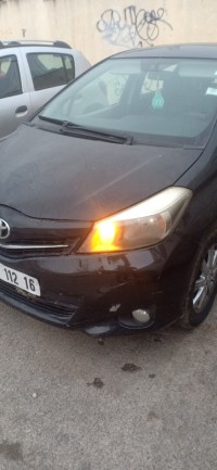 سيارات-toyota-yaris-2012-زرالدة-الجزائر