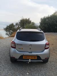سيارات-dacia-sandero-2017-stepway-أميزور-بجاية-الجزائر