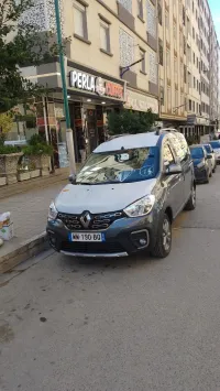 Renault Kangoo 2024 -authentique
