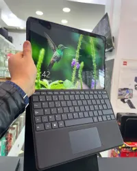 MICROSOFT SURFACE PRO 9 2038 Intel Core i5-1235U cache 12 Mo,  avec IPU 8GB 256GB SSD 13.3 FACE ID 