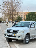 voitures-toyota-hilux-2013-el-bayadh-algerie