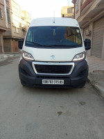 voitures-peugeot-boxer-2015-batna-algerie